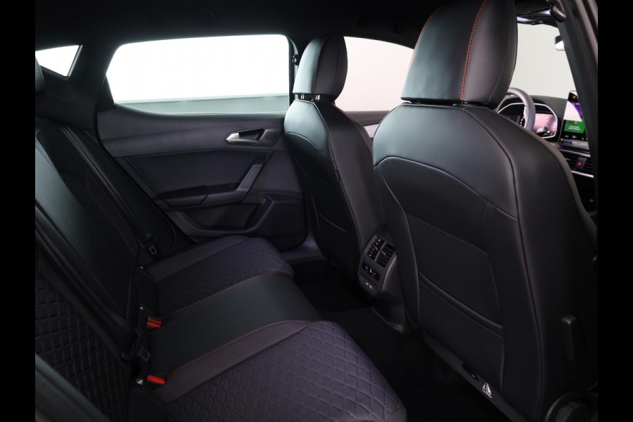 Seat Leon 1.5 TSI e-Hybrid FR Business | Technology Pack | Draadloze Carplay | Sportstoelen vóór | Dodehoeksensor (Side Assist)