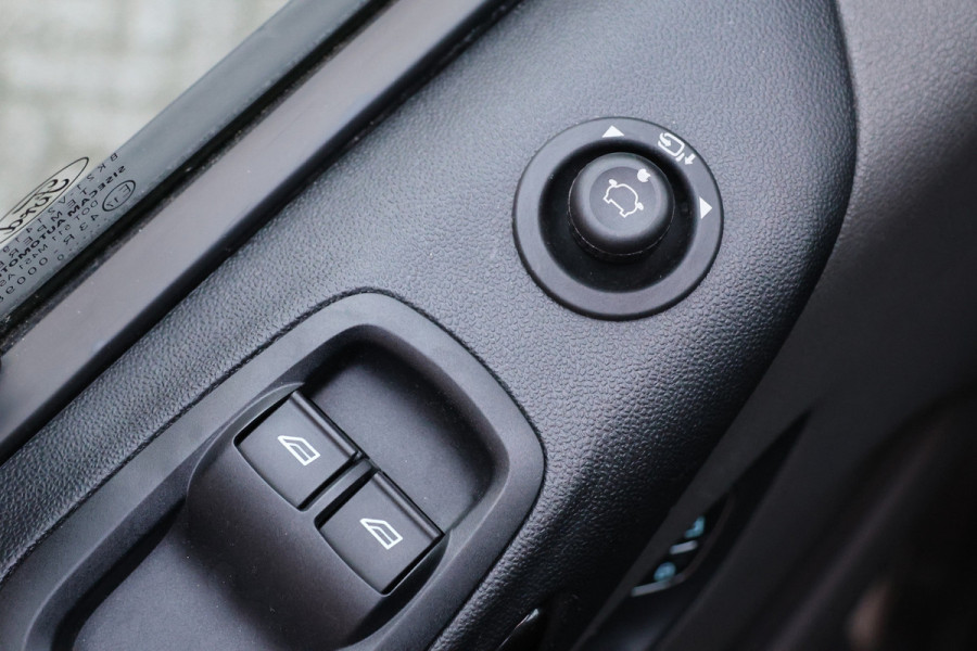 Ford Transit Custom 310 2.0 TDCI Sport DC | Dubbel cabine | L+R Schuifdeur | CarPlay | Navigatie | Camera | Trekhaak | Dodehoek detector | Lane Assist | Stoelverwarming | DAB | Nieuwe APK | Nieuwe distributieriem