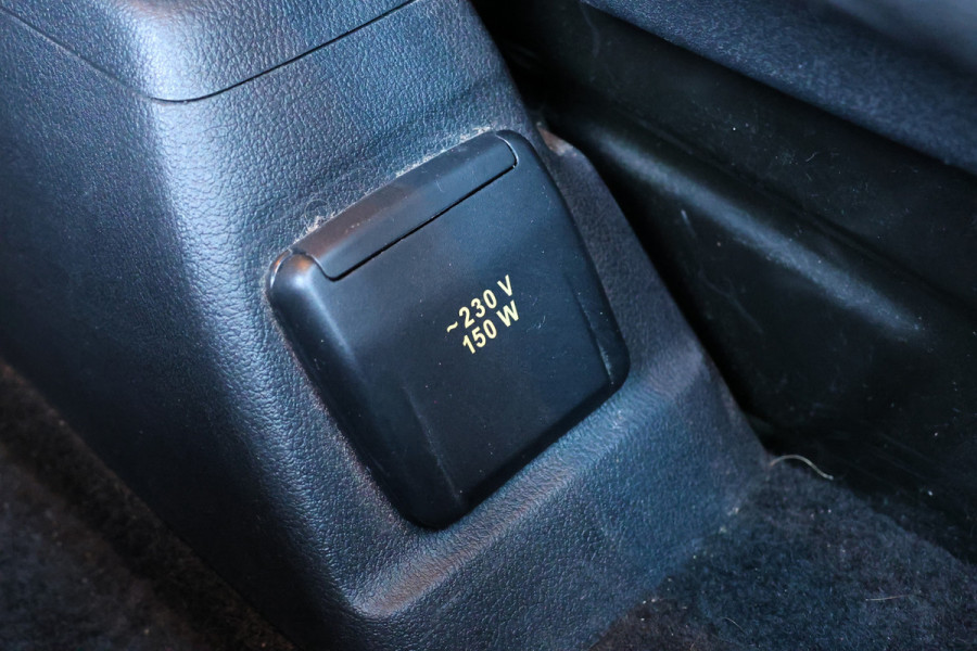 Ford Transit Custom 310 2.0 TDCI Sport DC | Dubbel cabine | L+R Schuifdeur | CarPlay | Navigatie | Camera | Trekhaak | Dodehoek detector | Lane Assist | Stoelverwarming | DAB | Nieuwe APK | Nieuwe distributieriem