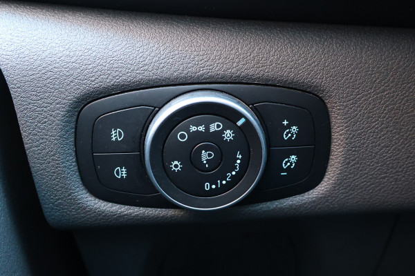 Ford Transit Custom 310 2.0 TDCI Sport DC | Dubbel cabine | L+R Schuifdeur | CarPlay | Navigatie | Camera | Trekhaak | Dodehoek detector | Lane Assist | Stoelverwarming | DAB | Nieuwe APK | Nieuwe distributieriem