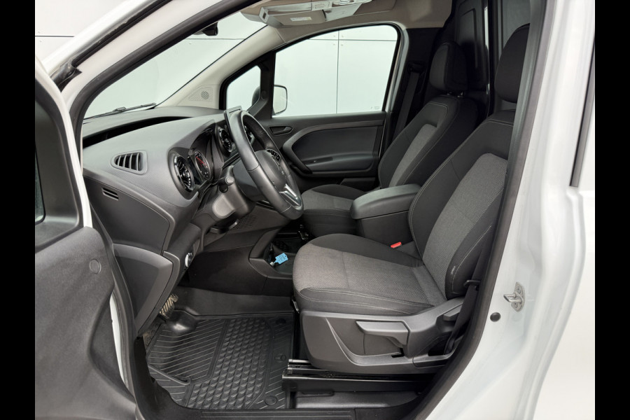 Mercedes-Benz eCitan 112 Pro 51 kWh L2 284 WLTP 98,3% (SOH) MBUX Trekhaak 75kW Snelladen Apple Carplay Cruise Control Stoelverwarming Stuurverwarming Laadkabel