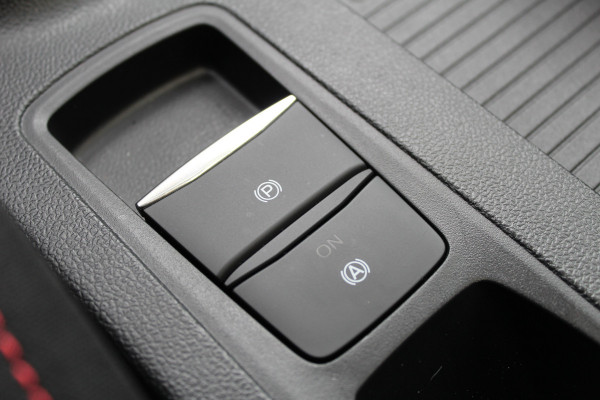 Ford FOCUS Wagon 1.0 EcoBoost Hybrid 155PK ST Line X | Panoramadak | Trekhaak | Matrix | Camera | Sync4