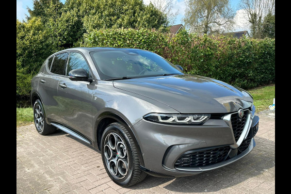 Alfa Romeo Tonale 1.3T PHEV Ti | 360 graden camera | Panoramadak | Stoelverwarming | Navigatiesysteem | Adaptive cruise control | Camera