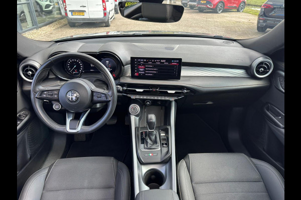 Alfa Romeo Tonale 1.3T PHEV Ti | 360 graden camera | Panoramadak | Stoelverwarming | Navigatiesysteem | Adaptive cruise control | Camera