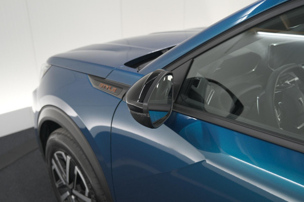 Peugeot 2008 Hybrid 136 e-DCS6 Style | Apple Carplay | Parkeersensoren | Climate control