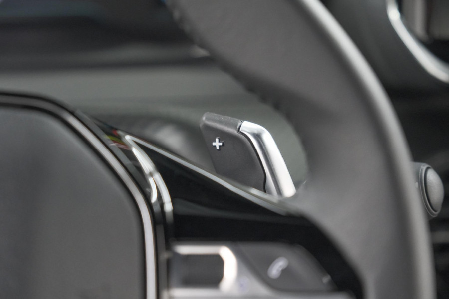 Peugeot 2008 Hybrid 136 e-DCS6 Style | Apple Carplay | Parkeersensoren | Climate control