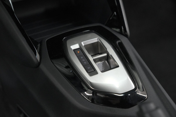 Peugeot 2008 Hybrid 136 e-DCS6 Style | Apple Carplay | Parkeersensoren | Climate control