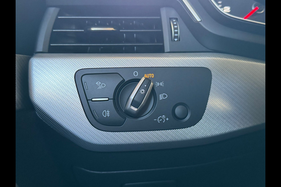 Audi A4 Avant 35 TFSI 2.0 150PK S-TRONIC SPORT EDITION NAVI/PDC/LED