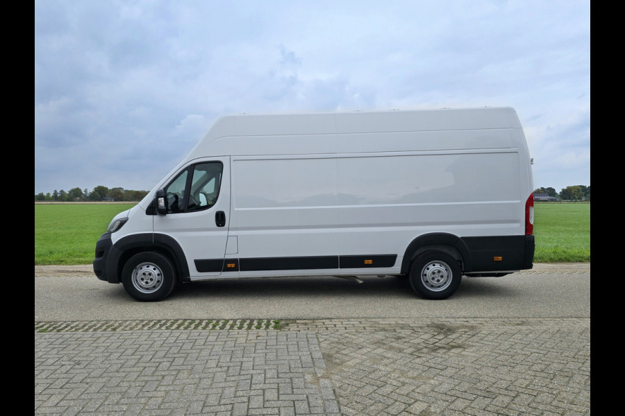 Peugeot Boxer 435 2.2 BlueHDi L4 H3 - 165 Pk - Euro 6 - Airco - ParkeerCamera - Laadklep