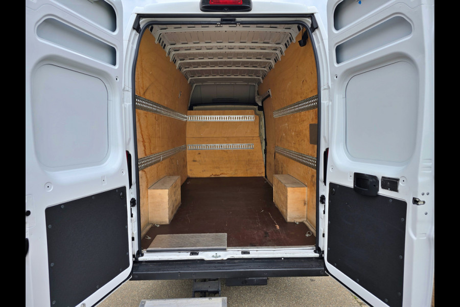Peugeot Boxer 435 2.2 BlueHDi L4 H3 - 165 Pk - Euro 6 - Airco - ParkeerCamera - Laadklep