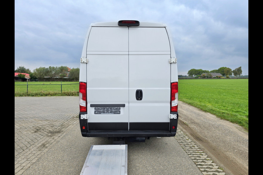 Peugeot Boxer 435 2.2 BlueHDi L4 H3 - 165 Pk - Euro 6 - Airco - ParkeerCamera - Laadklep