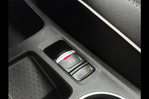 Renault Captur 1.3 TCe 130 Intens | Sfeerverlichting | Automaat | Parkeer camera | Keyless