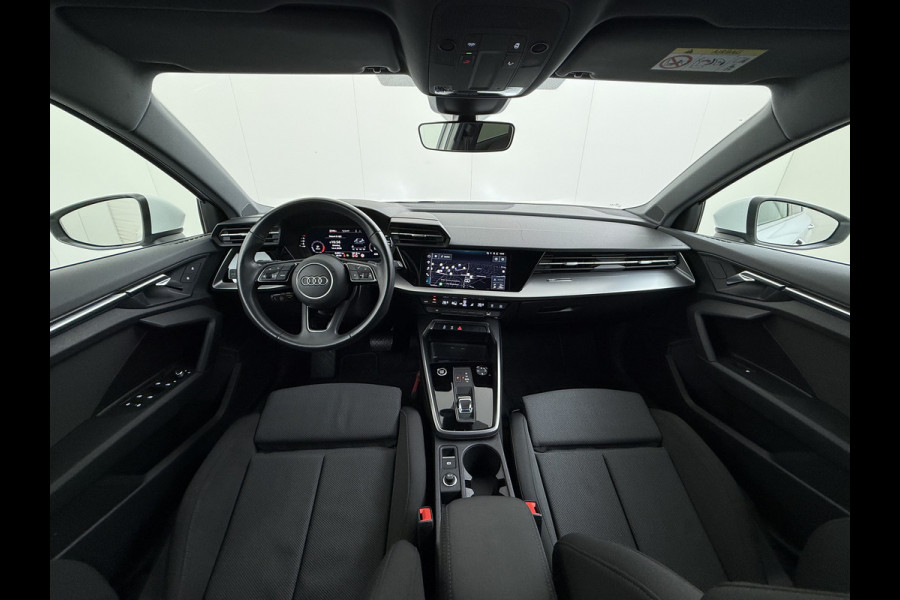 Audi A3 Sportback 30TFSI m.Hybrid Automaat Apple Carplay Android Auto Adap.Cruise Navi Ecc Sportstoelen Pdc Cruise Control Advanced Edit Privacy Glas Lmv Led DAB Wifi Regensensor Rijstrooksensor Virtual Cockpit 1e Eigenaar Origineel Nederlandse Auto