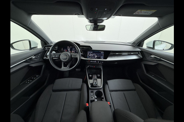 Audi A3 Sportback 30TFSI m.Hybrid Automaat Apple Carplay Android Auto Adap.Cruise Navi Ecc Sportstoelen Pdc Cruise Control Advanced Edit Privacy Glas Lmv Led DAB Wifi Regensensor Rijstrooksensor Virtual Cockpit 1e Eigenaar Origineel Nederlandse Auto