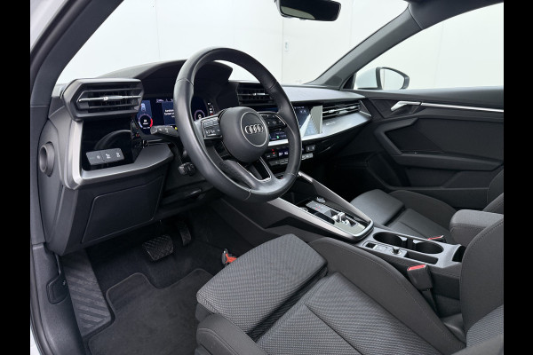 Audi A3 Sportback 30TFSI m.Hybrid Automaat Apple Carplay Android Auto Adap.Cruise Navi Ecc Sportstoelen Pdc Cruise Control Advanced Edit Privacy Glas Lmv Led DAB Wifi Regensensor Rijstrooksensor Virtual Cockpit 1e Eigenaar Origineel Nederlandse Auto