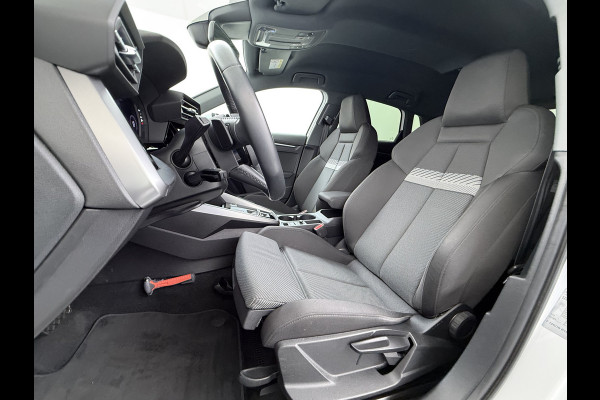 Audi A3 Sportback 30TFSI m.Hybrid Automaat Apple Carplay Android Auto Adap.Cruise Navi Ecc Sportstoelen Pdc Cruise Control Advanced Edit Privacy Glas Lmv Led DAB Wifi Regensensor Rijstrooksensor Virtual Cockpit 1e Eigenaar Origineel Nederlandse Auto