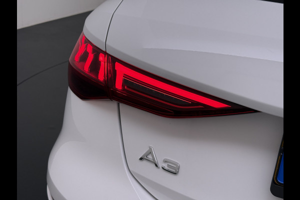 Audi A3 Sportback 30TFSI m.Hybrid Automaat Apple Carplay Android Auto Adap.Cruise Navi Ecc Sportstoelen Pdc Cruise Control Advanced Edit Privacy Glas Lmv Led DAB Wifi Regensensor Rijstrooksensor Virtual Cockpit 1e Eigenaar Origineel Nederlandse Auto