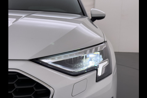Audi A3 Sportback 30TFSI m.Hybrid Automaat Apple Carplay Android Auto Adap.Cruise Navi Ecc Sportstoelen Pdc Cruise Control Advanced Edit Privacy Glas Lmv Led DAB Wifi Regensensor Rijstrooksensor Virtual Cockpit 1e Eigenaar Origineel Nederlandse Auto