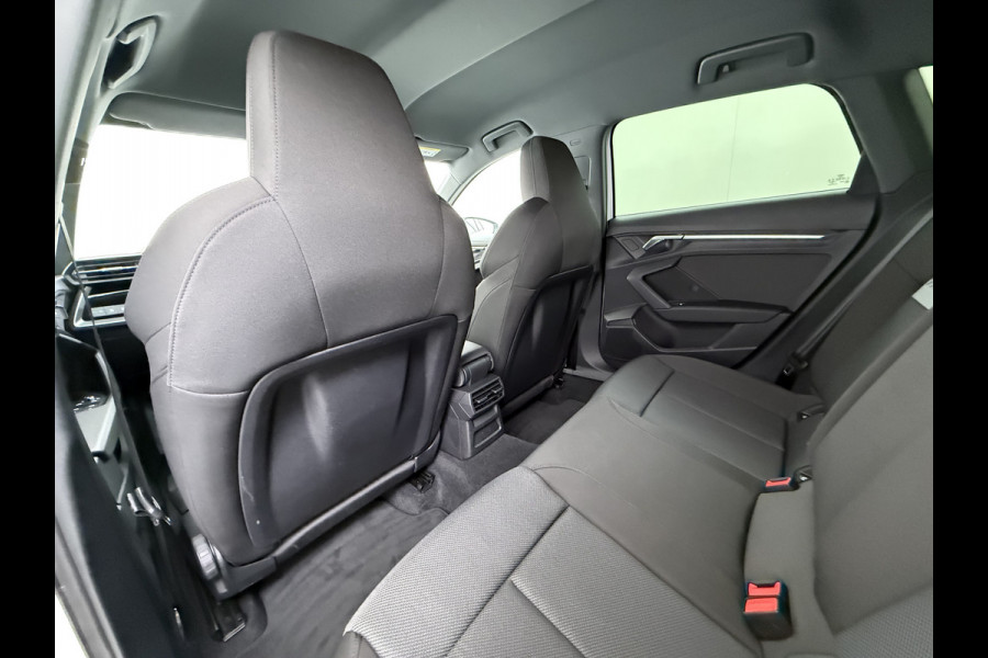 Audi A3 Sportback 30TFSI m.Hybrid Automaat Apple Carplay Android Auto Adap.Cruise Navi Ecc Sportstoelen Pdc Cruise Control Advanced Edit Privacy Glas Lmv Led DAB Wifi Regensensor Rijstrooksensor Virtual Cockpit 1e Eigenaar Origineel Nederlandse Auto