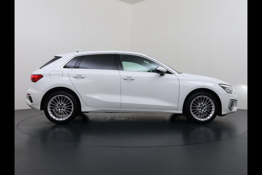 Audi A3 Sportback 30TFSI m.Hybrid Automaat Apple Carplay Android Auto Adap.Cruise Navi Ecc Sportstoelen Pdc Cruise Control Advanced Edit Privacy Glas Lmv Led DAB Wifi Regensensor Rijstrooksensor Virtual Cockpit 1e Eigenaar Origineel Nederlandse Auto