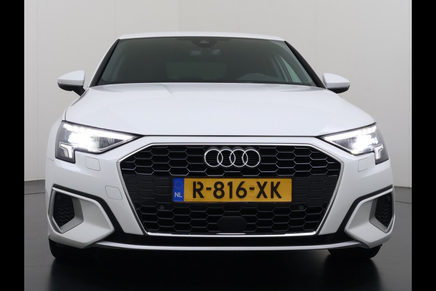 Audi A3 Sportback 30TFSI m.Hybrid Automaat Apple Carplay Android Auto Adap.Cruise Navi Ecc Sportstoelen Pdc Cruise Control Advanced Edit Privacy Glas Lmv Led DAB Wifi Regensensor Rijstrooksensor Virtual Cockpit 1e Eigenaar Origineel Nederlandse Auto