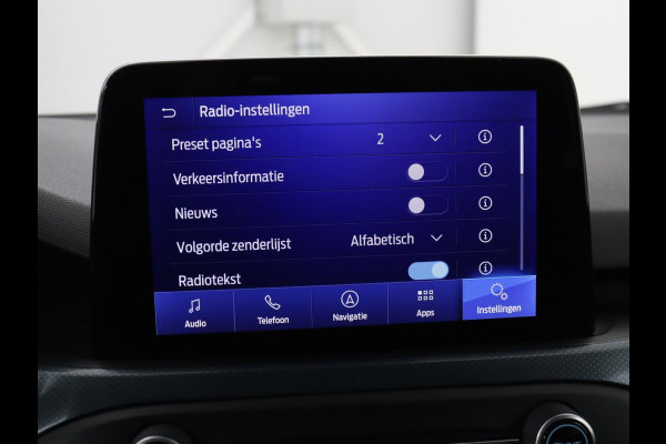 Ford Focus 1.0 EcoBoost Hybrid Active | Stoelverwarming | Trekhaak | Camera | Stuurverwarming | Carplay | Keyless | Full LED | Navigatie | Parkeerhulp | Climate control | Cruise control