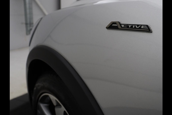 Ford Focus 1.0 EcoBoost Hybrid Active | Stoelverwarming | Trekhaak | Camera | Stuurverwarming | Carplay | Keyless | Full LED | Navigatie | Parkeerhulp | Climate control | Cruise control