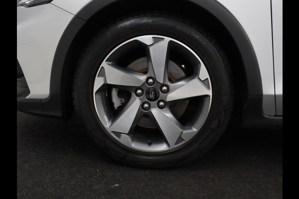 Ford Focus 1.0 EcoBoost Hybrid Active | Stoelverwarming | Trekhaak | Camera | Stuurverwarming | Carplay | Keyless | Full LED | Navigatie | Parkeerhulp | Climate control | Cruise control