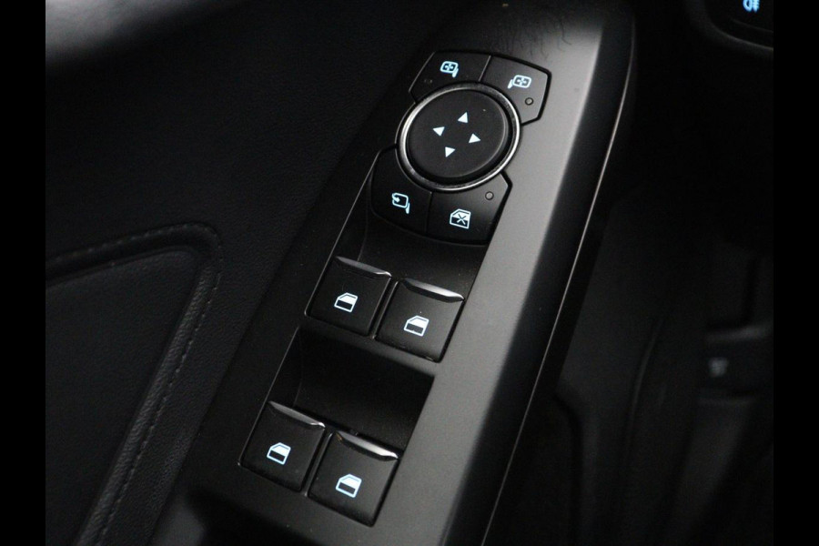 Ford Focus 1.0 EcoBoost Hybrid Active | Stoelverwarming | Trekhaak | Camera | Stuurverwarming | Carplay | Keyless | Full LED | Navigatie | Parkeerhulp | Climate control | Cruise control