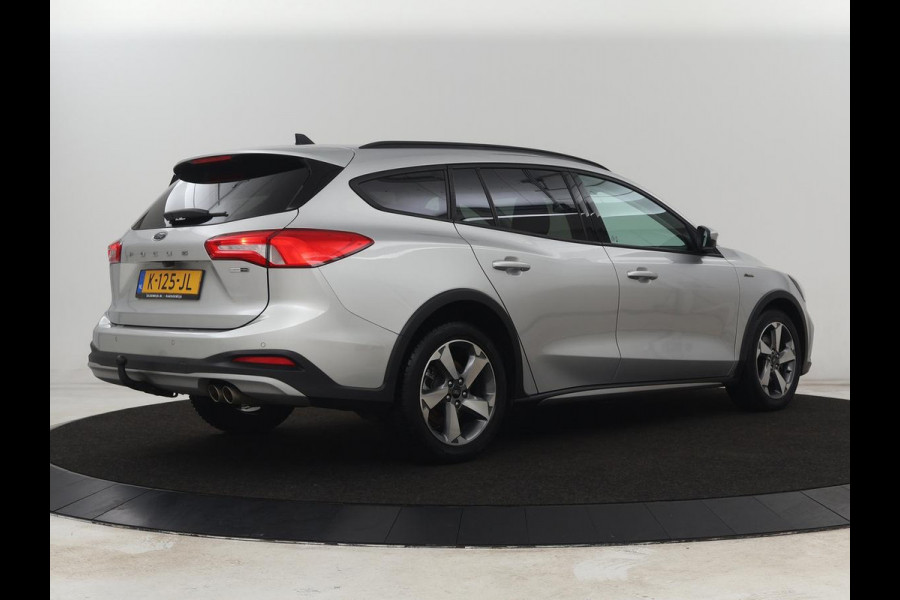 Ford Focus 1.0 EcoBoost Hybrid Active | Stoelverwarming | Trekhaak | Camera | Stuurverwarming | Carplay | Keyless | Full LED | Navigatie | Parkeerhulp | Climate control | Cruise control