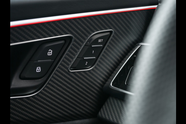 Audi Q8 60 TFSI e quattro | Audi Exclusive | B&O Advanced | S-seats met massage | Achteras besturing | Soft close | Adaptive cruise | Carbon inleg | Ambiance interieur | 360 camera | Verwarmbaar stuurwiel | Trekhaak
