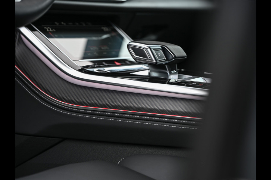 Audi Q8 60 TFSI e quattro | Audi Exclusive | B&O Advanced | S-seats met massage | Achteras besturing | Soft close | Adaptive cruise | Carbon inleg | Ambiance interieur | 360 camera | Verwarmbaar stuurwiel | Trekhaak