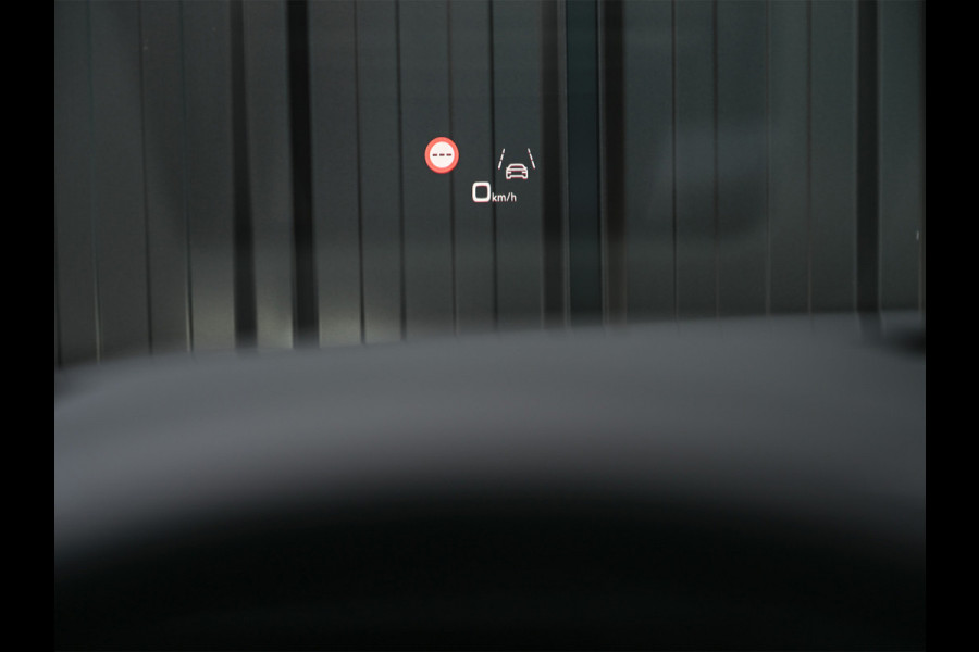 Audi Q8 60 TFSI e quattro | Audi Exclusive | B&O Advanced | S-seats met massage | Achteras besturing | Soft close | Adaptive cruise | Carbon inleg | Ambiance interieur | 360 camera | Verwarmbaar stuurwiel | Trekhaak