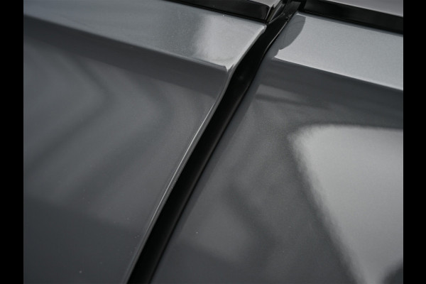 Audi Q8 60 TFSI e quattro | Audi Exclusive | B&O Advanced | S-seats met massage | Achteras besturing | Soft close | Adaptive cruise | Carbon inleg | Ambiance interieur | 360 camera | Verwarmbaar stuurwiel | Trekhaak