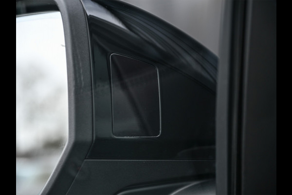 Audi Q8 60 TFSI e quattro | Audi Exclusive | B&O Advanced | S-seats met massage | Achteras besturing | Soft close | Adaptive cruise | Carbon inleg | Ambiance interieur | 360 camera | Verwarmbaar stuurwiel | Trekhaak