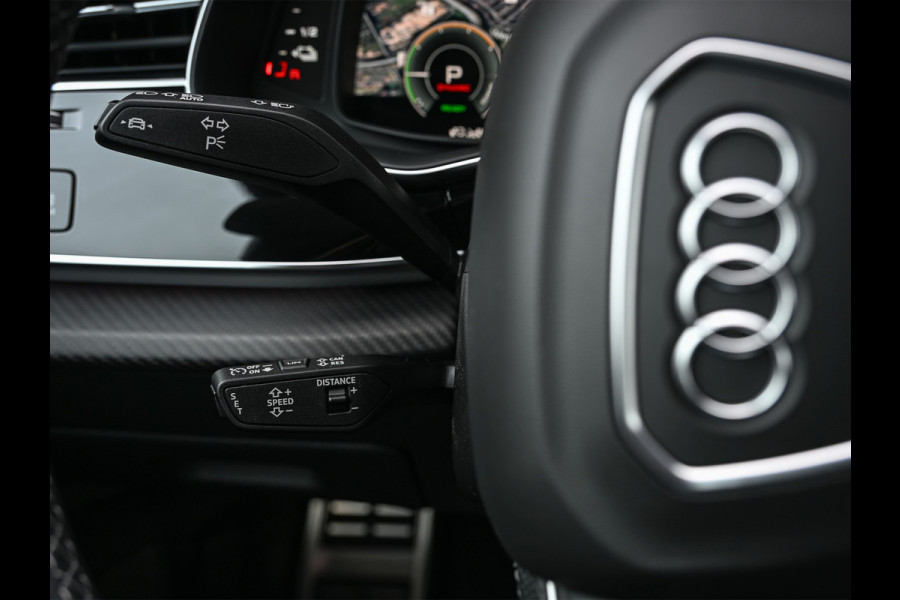 Audi Q8 60 TFSI e quattro | Audi Exclusive | B&O Advanced | S-seats met massage | Achteras besturing | Soft close | Adaptive cruise | Carbon inleg | Ambiance interieur | 360 camera | Verwarmbaar stuurwiel | Trekhaak