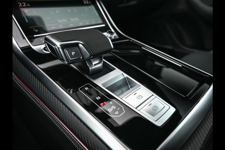 Audi Q8 60 TFSI e quattro | Audi Exclusive | B&O Advanced | S-seats met massage | Achteras besturing | Soft close | Adaptive cruise | Carbon inleg | Ambiance interieur | 360 camera | Verwarmbaar stuurwiel | Trekhaak