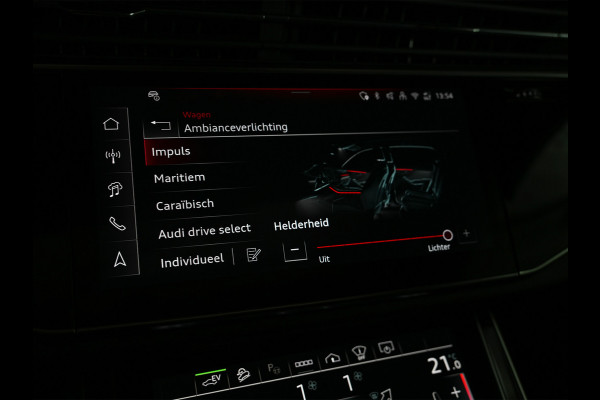 Audi Q8 60 TFSI e quattro | Audi Exclusive | B&O Advanced | S-seats met massage | Achteras besturing | Soft close | Adaptive cruise | Carbon inleg | Ambiance interieur | 360 camera | Verwarmbaar stuurwiel | Trekhaak