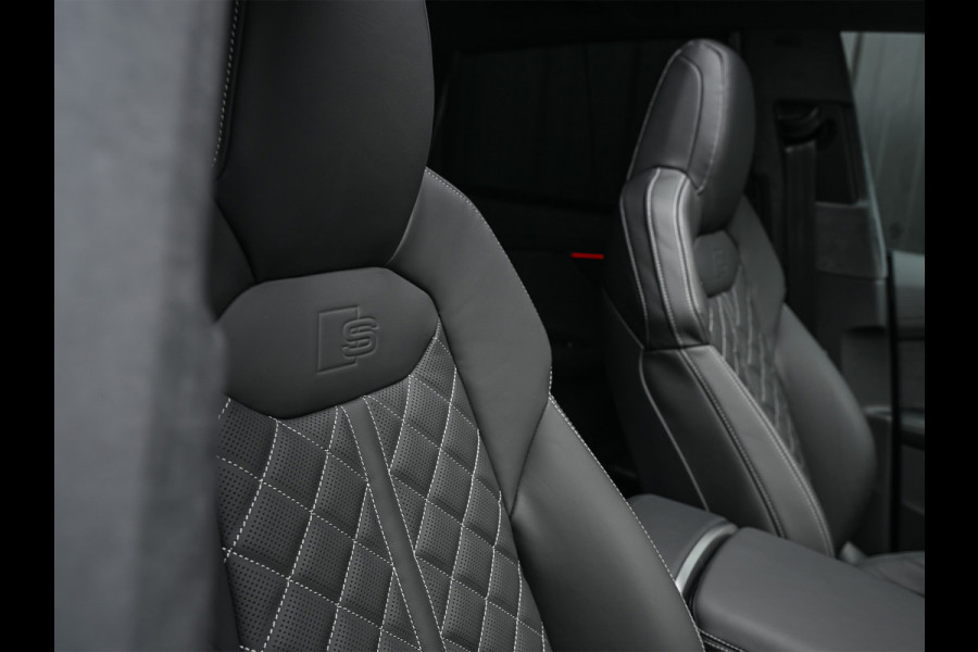 Audi Q8 60 TFSI e quattro | Audi Exclusive | B&O Advanced | S-seats met massage | Achteras besturing | Soft close | Adaptive cruise | Carbon inleg | Ambiance interieur | 360 camera | Verwarmbaar stuurwiel | Trekhaak