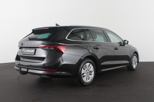 Škoda Octavia Combi 1.0 e-TSI Business > Trekhaak (zwenkbaar)/Camera/Stoelverwarming...