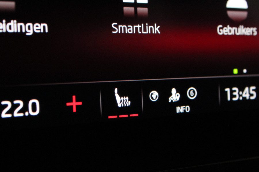 Škoda Octavia Combi 1.0 e-TSI Business > Trekhaak (zwenkbaar)/Camera/Stoelverwarming...