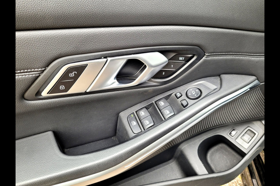BMW 3 Serie 330E XDRIVE Sport - 360-cam, HUD, Laser, Drive Assist, Trekhaak, Keyless (292PK 1e Eig. BTW)