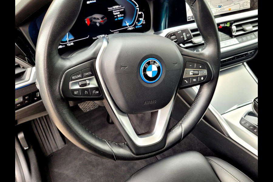 BMW 3 Serie 330E XDRIVE Sport - 360-cam, HUD, Laser, Drive Assist, Trekhaak, Keyless (292PK 1e Eig. BTW)