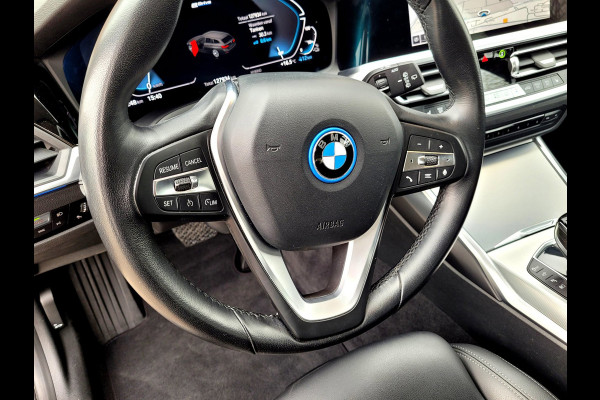 BMW 3 Serie 330E XDRIVE Sport - 360-cam, HUD, Laser, Drive Assist, Trekhaak, Keyless (292PK 1e Eig. BTW)