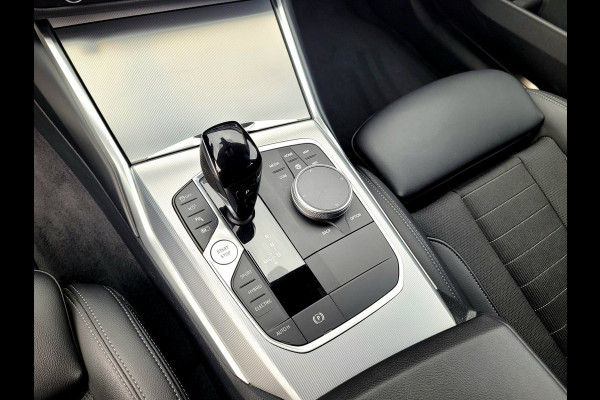 BMW 3 Serie 330E XDRIVE Sport - 360-cam, HUD, Laser, Drive Assist, Trekhaak, Keyless (292PK 1e Eig. BTW)