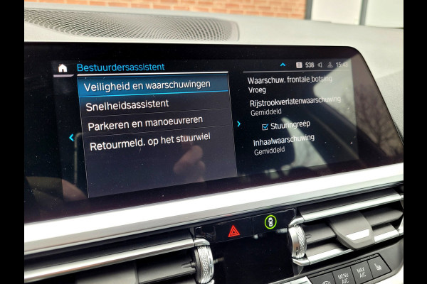 BMW 3 Serie 330E XDRIVE Sport - 360-cam, HUD, Laser, Drive Assist, Trekhaak, Keyless (292PK 1e Eig. BTW)