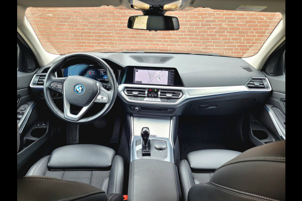 BMW 3 Serie 330E XDRIVE Sport - 360-cam, HUD, Laser, Drive Assist, Trekhaak, Keyless (292PK 1e Eig. BTW)