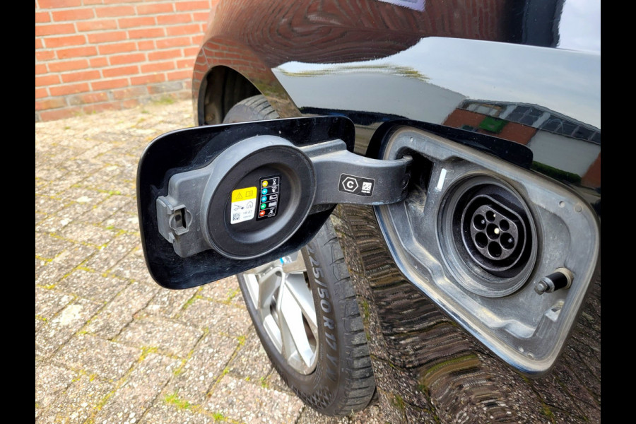 BMW 3 Serie 330E XDRIVE Sport - 360-cam, HUD, Laser, Drive Assist, Trekhaak, Keyless (292PK 1e Eig. BTW)