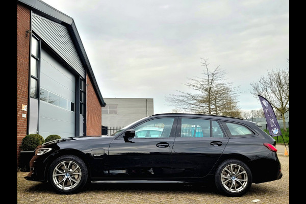 BMW 3 Serie 330E XDRIVE Sport - 360-cam, HUD, Laser, Drive Assist, Trekhaak, Keyless (292PK 1e Eig. BTW)