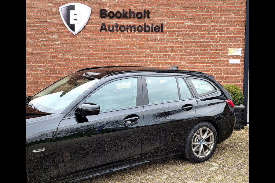 BMW 3 Serie 330E XDRIVE Sport - 360-cam, HUD, Laser, Drive Assist, Trekhaak, Keyless (292PK 1e Eig. BTW)
